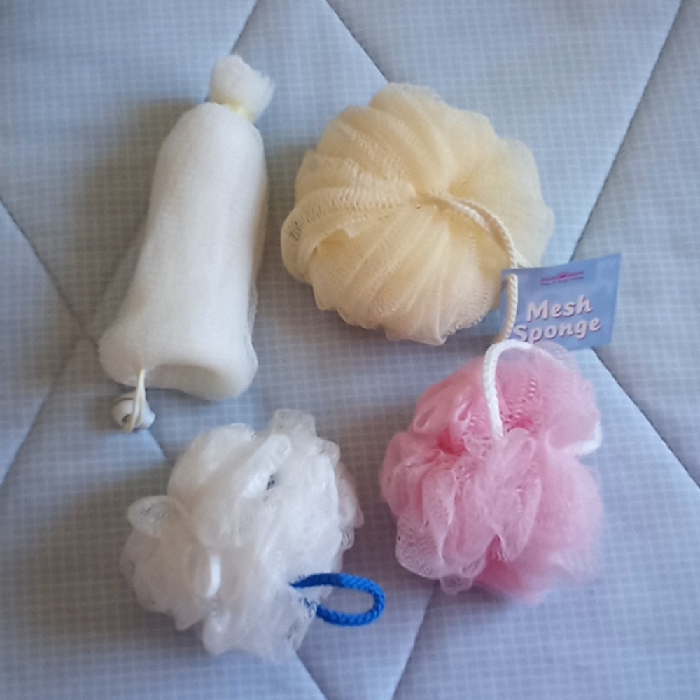 Bundle of 4 Bath Sponges